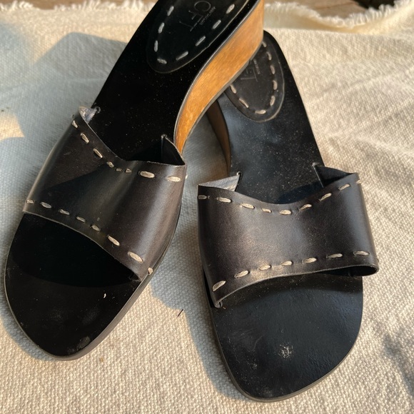 Ann Taylor Navy Sandals Size 7.5 - Picture 4 of 4